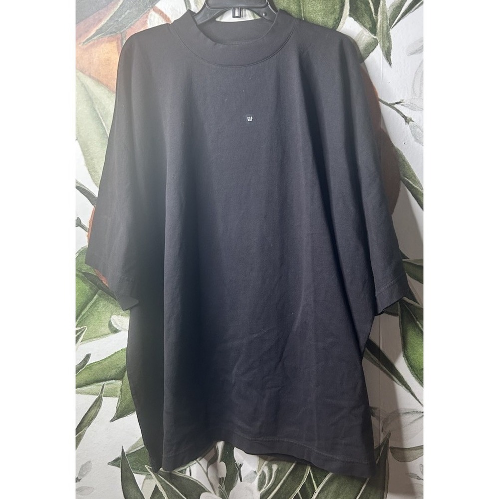 GAP YZY XL Gray Short Sleeve Tee Shirt Cotton High Neck